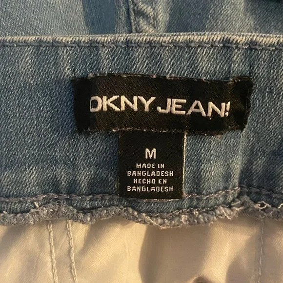 DKNY Jeans Women’s Light Wash Blue Bermuda Shorts - High Rise - Size M - Picture 5 of 11